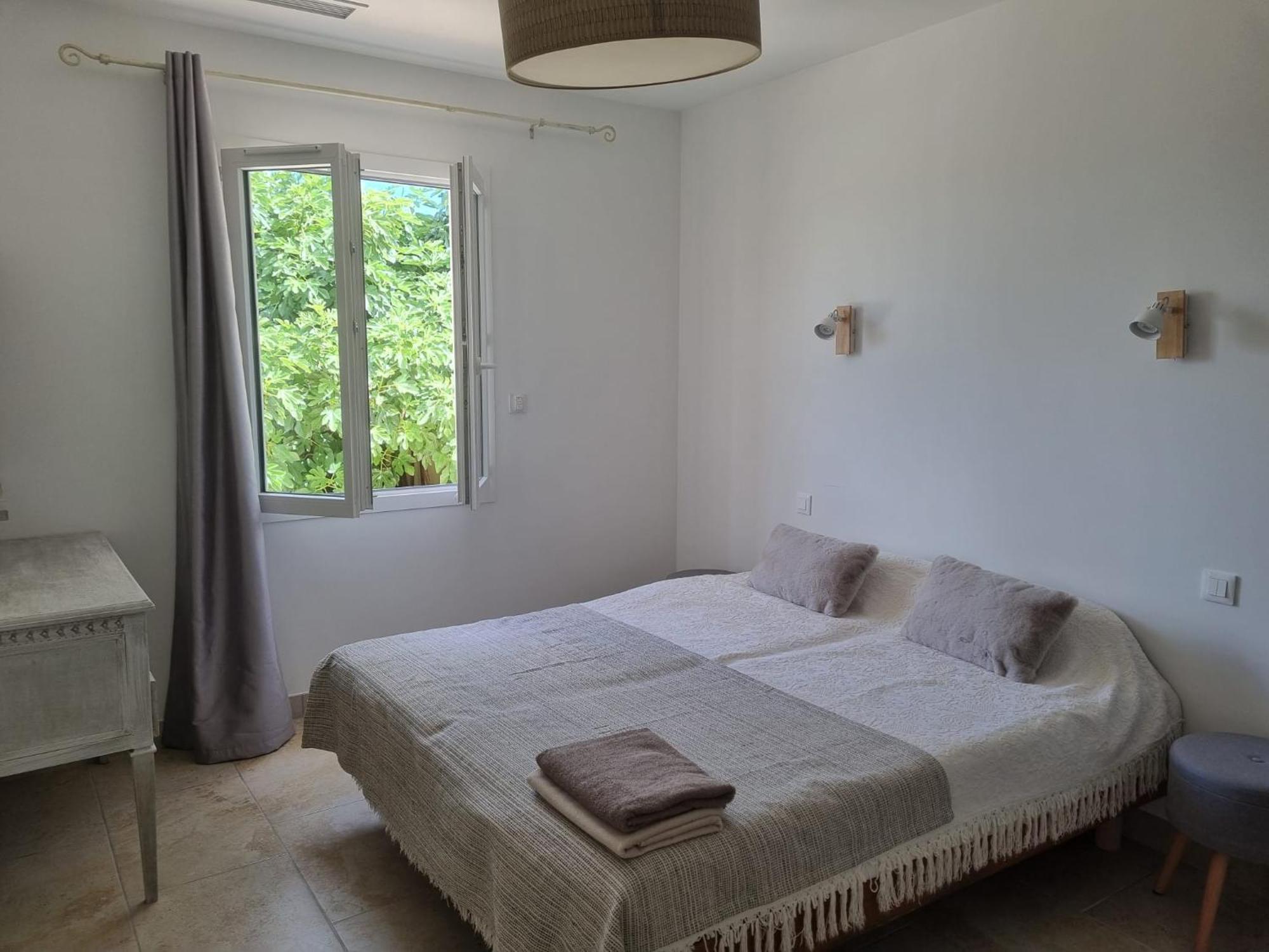 Au Fil De Soi Villa Saint-Julien-de-Peyrolas Phòng bức ảnh
