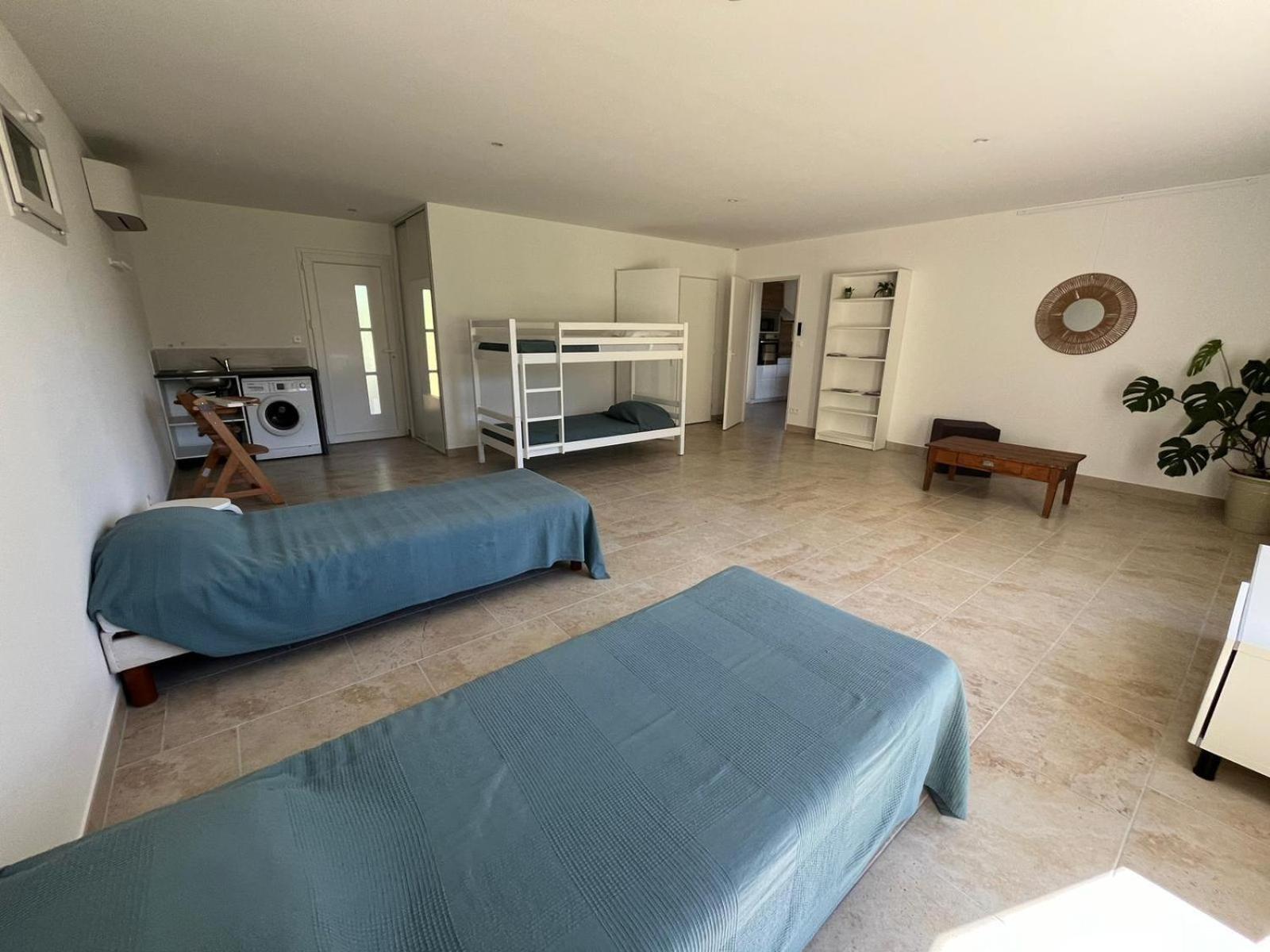 Au Fil De Soi Villa Saint-Julien-de-Peyrolas Phòng bức ảnh